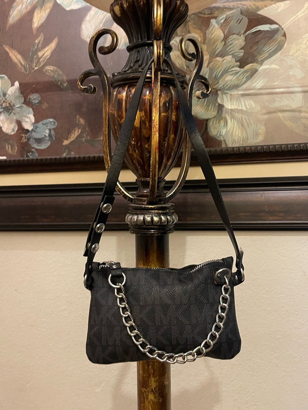 Michael Michael Kors please check all picture of condition